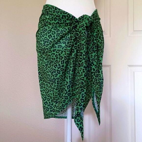 Buffbunny Sail Away Sarong Green Leopard Green Black M/L NWT - Picture 7 of 14
